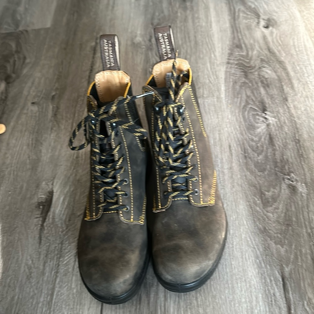 Like new Blundstone antique brown leather lace up tall boot.US 7, AU 4. No flaws